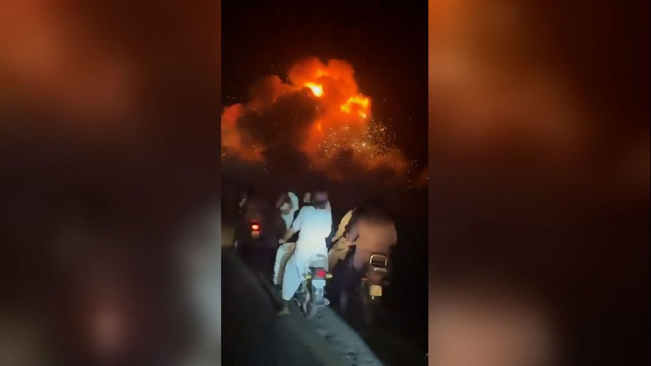 ਪਾਕਿਸਤਾਨ ‘ਤੇ ਏਅਰ ਸਟ੍ਰਾਈਕ ਦੀ ਵੀਡੀਓ ਆਈ ਸਾਹਮਣੇ, ਦੇਖੋ ਕਿਵੇਂ ਆਪਰੇਸ਼ਨ ਸਿੰਦੂਰ ਨੂੰ ਕੀਤਾ ਗਿਆ ਆਪਰੇਟ