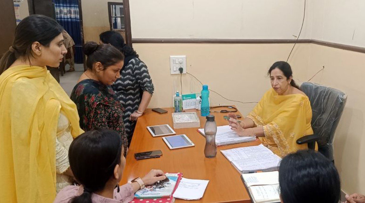 ਪੂਰੇ ਭਾਰਤ ‘ਚ ਫਿਰ ਤੋਂ ਕੋਰੋਨਾ ਦੀ ਦਸਤਕ, ਗੁਰੂ ਨਗਰੀ ਅੰਮ੍ਰਿਤਸਰ ‘ਚ ਫਿਲਹਾਲ ਕੋਈ ਮਰੀਜ਼ ਨਹੀਂ, ਪਰ ਅੰਮ੍ਰਿਤਸਰ ਸਿਹਤ ਪ੍ਰਸ਼ਾਸਨ ਵਲੋਂ ਤਿਆਰੀਆਂ ਮੁਕੰਮਲ