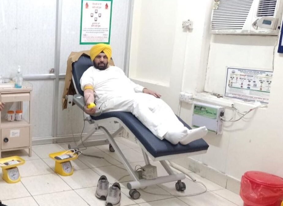ਪੁਣਛ ਹਮਲੇ ਦੇ ਜ਼ਖ਼ਮੀਆਂ ਲਈ ਮੰਤਰੀ ਹਰਭਜਨ ਈ.ਟੀ.ਓ ਨੇ ਕੀਤਾ ਖੂਨਦਾਨ