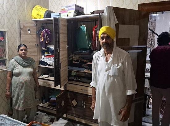 ਕਪੂਰਥਲਾ ਦੇ ਇੱਕ ਪਿੰਡ ਚ ਪੰਜਾਬ ਪੁਲਿਸ ਦੇ ਮੁਲਾਜ਼ਮ ਘਰ ਚੋਰਾਂ ਨੇ ਪਾਈ ਕਾਰਵਾਈ