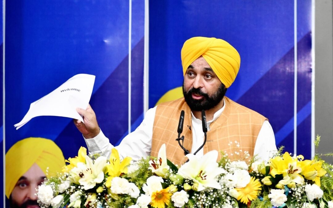 ਸੀਐਮ ਮਾਨ ਦੇ ਨਿਸ਼ਾਨੇ ‘ਤੇ ਮਜੀਠਿਆ, ਬੋਲੇ ‘”ਕਾਨੂੰਨ ਵਿਵਸਥਾ ‘ਤੇ ਸਵਾਲ ਉਠਾਉਣ ਵਾਲੇ ਮਜੀਠੀਆ ਕੌਣ ਹੁੰਦਾ?