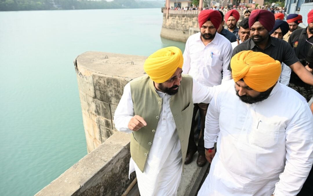 ਭਗਵੰਤ ਮਾਨ ਨੰਗਲ ਡੈਮ ਪਹੁੰਚੇ: ਕਿਹਾ ਪੰਜਾਬ ਦੇ ਪਾਣੀਆਂ ਦੀ ਇੱਕ ਵੀ ਬੂੰਦ ਕਿਸੇ ਹੋਰ ਨੂੰ ਚੋਰੀ ਨਹੀਂ ਕਰਨ ਦੇਵਾਂਗਾ