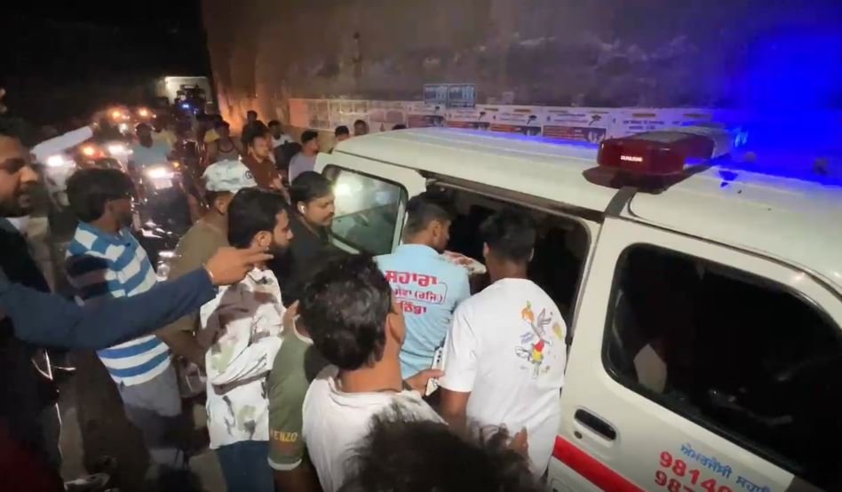 ਬਠਿੰਡਾ ਪਰਸਰਾਮ ਨਗਰ ਅੰਡਰ ਬ੍ਰਿਜ ਦੇ ਵਿੱਚ ਵਾਪਰਿਆ ਭਿਆਨਕ ਸੜਕ ਹਾਦਸਾ