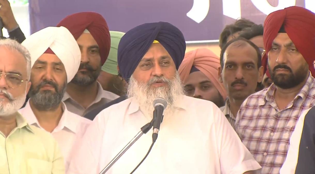 ਲੁਧਿਆਣਾ ਵਿੱਚ ਵਿਰੋਧੀ ਧਿਰ ‘ਤੇ ਭੜਕੇ ਸਾਬਕਾ ਉਪ ਮੁੱਖ ਮੰਤਰੀ ਬਾਦਲ: ਕਿਹਾ- ਪੰਜਾਬ ਵਿੱਚ ਕਿੰਨੇ ਮੁੱਖ ਮੰਤਰੀ ਆਏ ਅਤੇ ਚਲੇ ਗਏ, ਵਿਕਾਸ ਸਿਰਫ ਅਕਾਲੀ ਦਲ ਨੇ ਹੀ ਕੀਤਾ