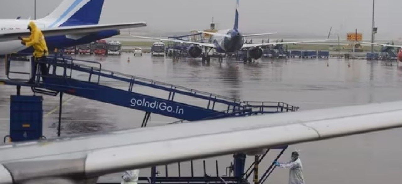 ਦਿੱਲੀ ‘ਚ ਭਾਰੀ ਮੀਂਹ ਤੇ ਤੂਫ਼ਾਨ ਕਰਕੇ 100 ਤੋਂ ਵੱਧ ਉਡਾਣਾਂ ਪ੍ਰਭਾਵਿਤ; ਏਅਰਲਾਈਨ ਕੰਪਨੀਆਂ ਨੇ ਜਾਰੀ ਕੀਤੀ ਐਡਵਾਇਜ਼ਰੀ