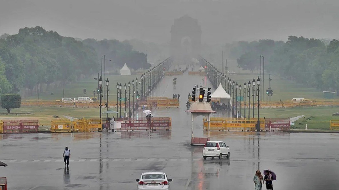 ਦਿੱਲੀ-ਐਨਸੀਆਰ ‘ਚ ਹਨੇਰੀ ਤੋਂ ਬਾਅਦ ਮੀਂਹ ਨੇ ਲੋਕਾਂ ਨੂੰ ਦਿੱਤੀ ਰਾਹਤ, ਮੌਸਮ ਵਿਭਾਗ ਵਲੋਂ ਓਰੇਂਜ ਅਲਰਟ ਜਾਰੀ