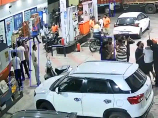 ਖੰਨਾ ਦੇ ਪੈਟਰੋਲ ਪੰਪ ‘ਤੇ ਗੁੰਡਾਗਰਦੀ, ਤੇਲ ਭਰਵਾਉਣ ਨੂੰ ਲੈ ਕੇ ਸਟਾਫ਼ ਨਾਲ ਹੋਈ ਧੱਕਾ-ਮੁੱਕੀ