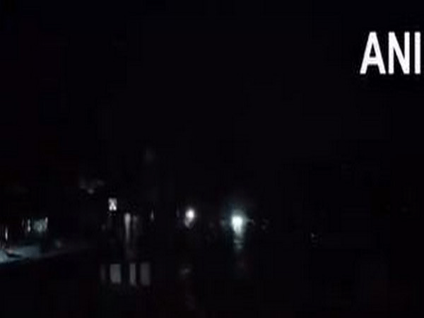 Amritsar News: ਤਿੰਨ ਧਮਾਕਿਆਂ ਤੋਂ ਬਾਅਦ ਅੰਮ੍ਰਿਤਸਰ ਅਤੇ ਜਲੰਧਰ ਵਿੱਚ ਬਲੈਕਆਊਟ, ਜਨਤਾ ਨੂੰ ਘਬਰਾਉਣ ਅਤੇ ਸਬਰ ਰੱਖਣ ਦੀ ਅਪੀਲ