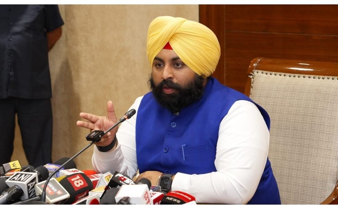 ਸ੍ਰੀ ਕੀਰਤਪੁਰ ਸਾਹਿਬ-ਨੰਗਲ ਹਾਈਵੇਅ ਪ੍ਰੋਜੈਕਟ ‘ਚ ਆਵੇਗੀ ਤੇਜ਼ੀ, ਹਰਜੋਤ ਬੈਂਸ ਨੇ NHAI ਅਧਿਕਾਰੀਆਂ ਨੂੰ ਹਦਾਇਤ