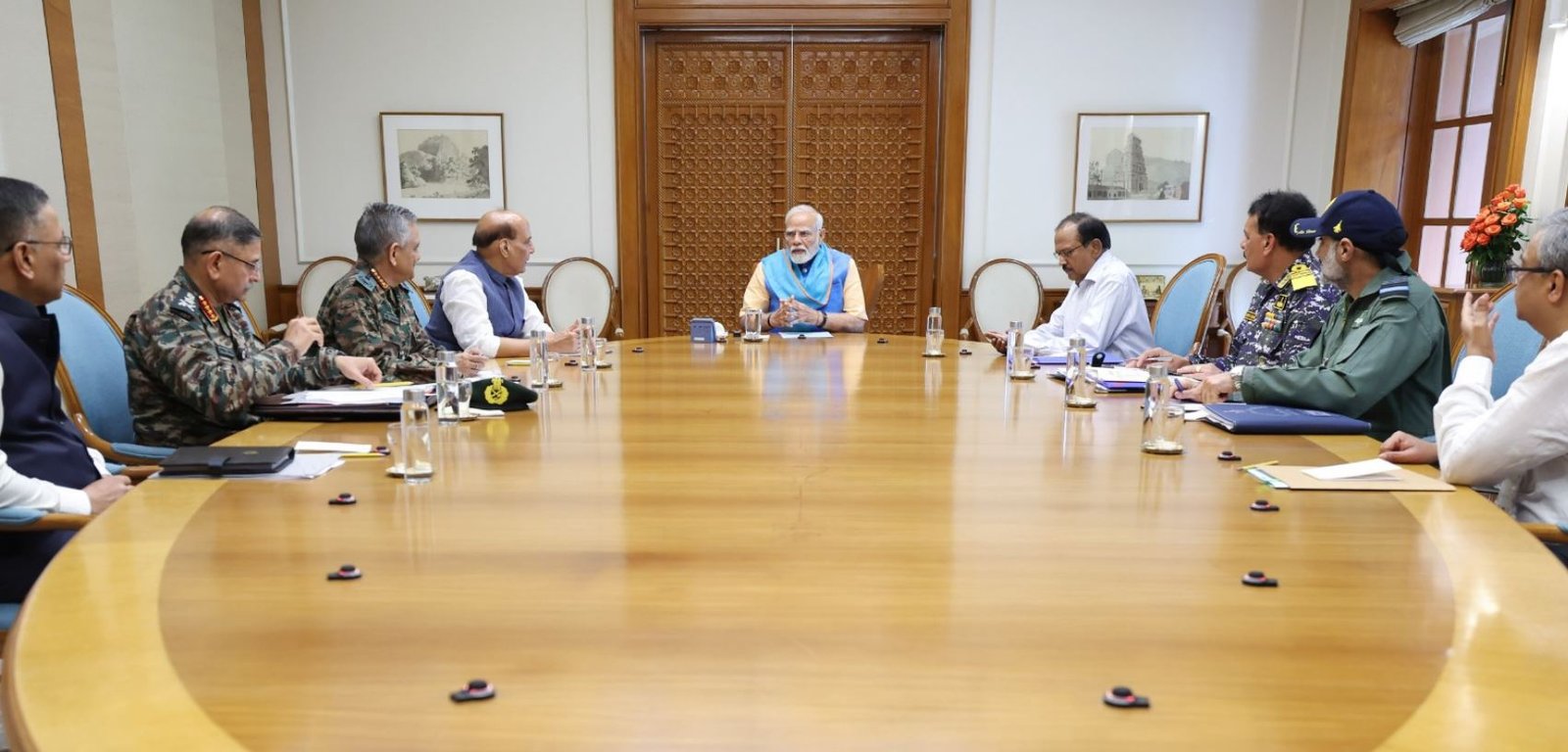 Operation Sindoor ਦੇ ਮੱਦੇਨਜ਼ਰ ਪ੍ਰਧਾਨ ਮੰਤਰੀ ਮੋਦੀ ਦੀ ਹਾਈ ਲੈਵਲ ਮੀਟਿੰਗ,ਰੱਖਿਆ ਮੰਤਰੀ ‘ਤੇ ਤਿੰਨੋ ਸੈਨਾ ਮੁੱਖੀਆਂ ਨਾਲ ਹੋ ਰਹੀ ਹੈ ਵਿਚਾਰ ਚਰਚਾ