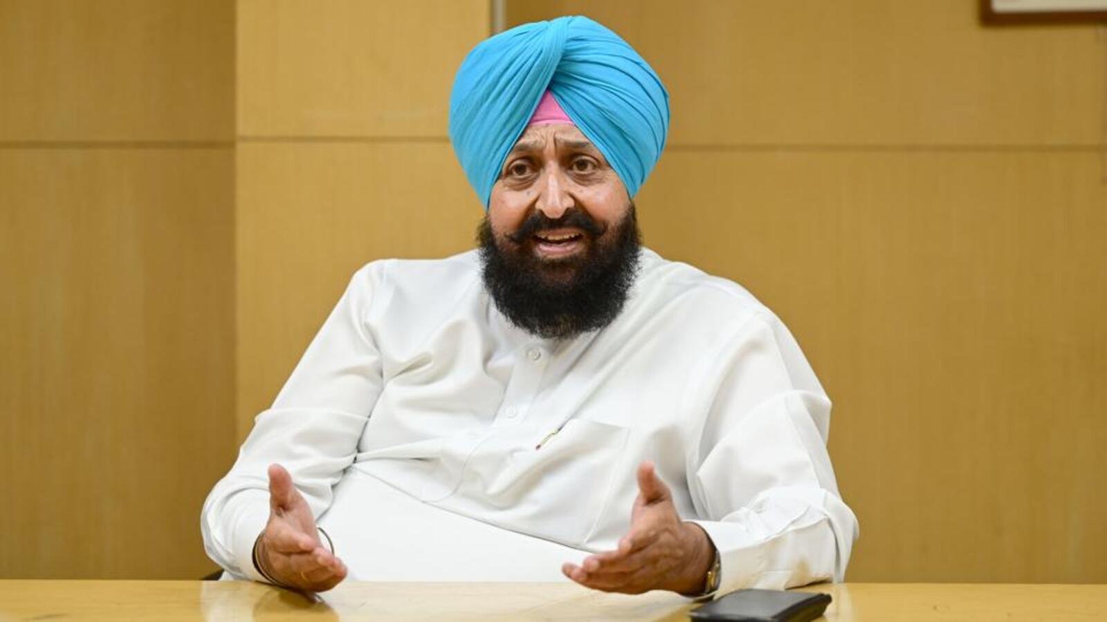 ਆਪ ‘ਚ ਸਿਆਸੀ ਭੂਚਾਲ! ਬਾਜਵਾ ਦਾ ਵੱਡਾ ਦਾਅਵਾ; 7 MP BJP ‘ਚ, ਹੁਣ CM ਸਣੇ 65 MLA ਵੀ ਤਿਆਰ?