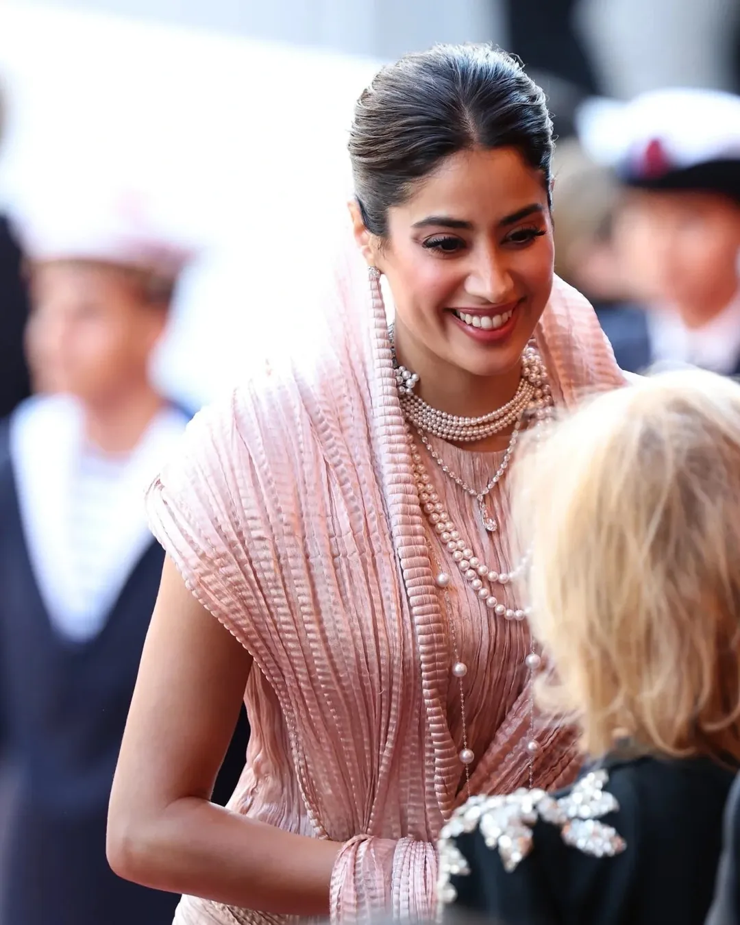Cannes 2025: Janhvi Kapoor ਬਨਾਰਸ ਦੇ ਪਹਿਰਾਵੇ ਵਿੱਚ ਕਾਨਸ ਵਿੱਚ ਛਾਈ