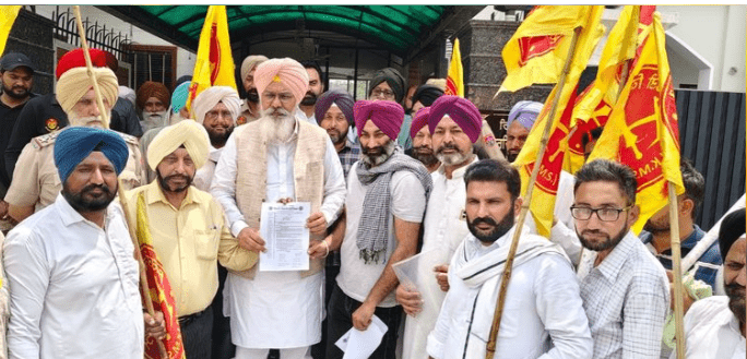 ਕਿਸਾਨਾਂ ਨੇ BBMB ਦੇ ਪਾਣੀ ਵੰਡ ਦੇ ਫੈਸਲੇ ਦਾ ਵਿਰੋਧ ਕੀਤਾ, ਫਰੀਦਕੋਟ ਦੇ ਵਿਧਾਇਕ ਨੂੰ ਮੰਗ ਪੱਤਰ ਸੌਂਪਿਆ