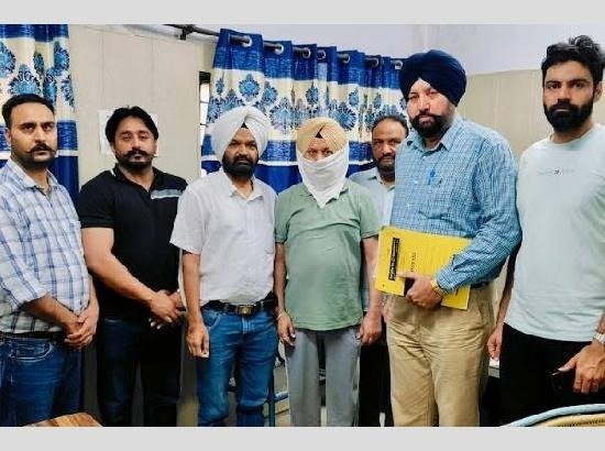 BDPO ਦਫ਼ਤਰ ਦਾ ਸੁਪਰਡੈਂਟ 60,000 ਰੁਪਏ ਰਿਸ਼ਵਤ ਲੈਂਦਾ ਰੰਗੇ ਹੱਥੀਂ ਕਾਬੂ