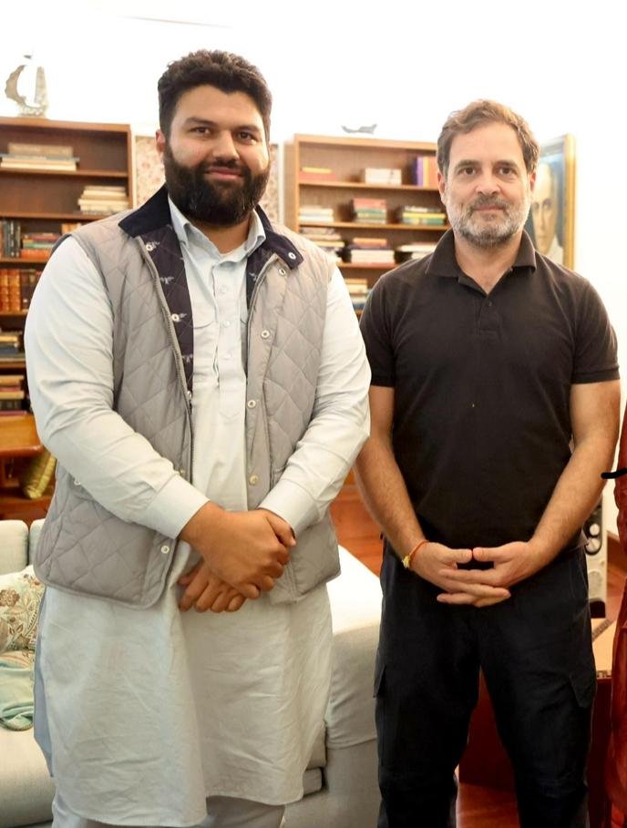 ਰਾਹੁਲ ਗਾਂਧੀ ਦੇ ਵਿਚਾਰਾਂ ਨੂੰ ਨੀਤੀਕਤ ਯੋਜਨਾਵਾਂ ਵਿੱਚ ਬਦਲਣ ਵਾਲੀ ਟੀਮ ਵਿੱਚ ਪੰਜਾਬੀ ਨੌਜਵਾਨ ਆਗੂ ਸਮਿਤ ਸਿੰਘ ਮਾਨ ਦੀ ਅਹਿਮ ਭੂਮਿਕਾ: ਸਲਮਾਨ ਖੁਰਸ਼ੀਦ