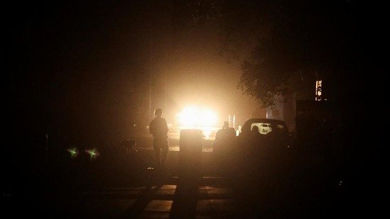 India-Pakistan ceasefire: ਅੰਮ੍ਰਿਤਸਰ ਹਾਈ ਅਲਰਟ ‘ਤੇ , ਵਸਨੀਕਾਂ ਨੂੰ ਘਰ ਦੇ ਅੰਦਰ ਰਹਿਣ ਲਈ ਕਿਹਾ
