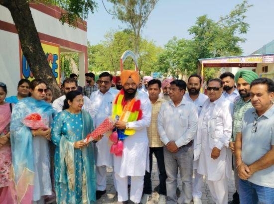 ਪਿਛਲੀਆਂ ਸਰਕਾਰਾਂ ਨੇ ਸਰਕਾਰੀ ਸਕੂਲਾਂ ਨੂੰ ਅੱਖੋਂ ਪਰੋਖੇ ਕਰਕੇ ਪ੍ਰਾਈਵੇਟ ਸਕੂਲਾਂ ਨੂੰ ਲਾਭ ਪਹੁੰਚਾਇਆ: MLA ਬਿਲਾਸਪੁਰ