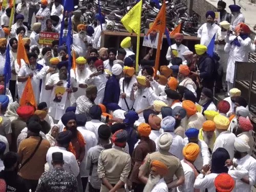 ਵਾਰਸ ਪੰਜਾਬ ਦੇ ਜਥੇਬੰਦੀ ਵਲੋਂ ਅੰਮ੍ਰਿਤਸਰ ‘ਚ ਕੀਤਾ ਗਿਆ ਰੋਸ ਮਾਰਚ
