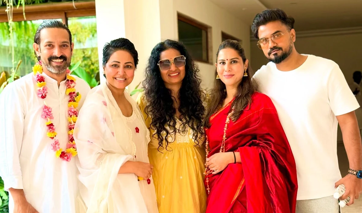 Hina Khan ਮੁਸ਼ਕਲ ਸਮੇਂ ਵਿੱਚ ਅਧਿਆਤਮਿਕਤਾ ਵੱਲ ਰਹੀ ਮੁੜ ,ਪਹੁੰਚੀ ਸ਼੍ਰੀ ਸ਼੍ਰੀ ਰਵੀਸ਼ੰਕਰ ਦੇ ਆਸ਼ਰਮ