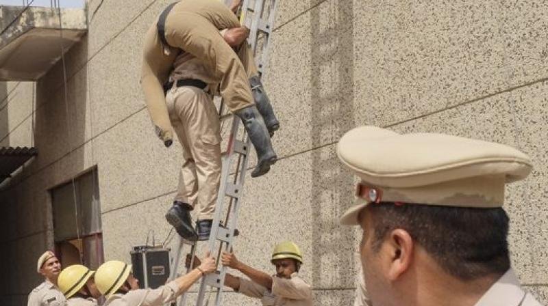 Mock Drill: ਕੱਲ ਸ਼ਾਮ 4.00 ਵੱਜਣਗੇ ਸਾਇਰਨ ਅਤੇ ਰਾਤ 10 ਵਜੇ ਹੋਵੇਗਾ ਬਲੈਕ ਆਊਟ: ਡਿਪਟੀ ਕਮਿਸ਼ਨਰ