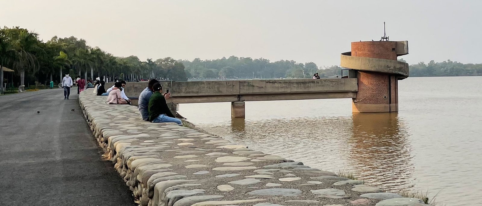 ਚੰਡੀਗੜ੍ਹ ਸੁਖਨਾ ਝੀਲ ਵਿੱਚ ਘਟਿਆ ਪਾਣੀ ਦਾ ਪੱਧਰ, ਗਰਮੀ ਕਾਰਨ ਪਾਣੀ ਬਣ ਰਿਹਾ ਹੈ ਭਾਫ਼, 1958 ਵਿੱਚ ਬਣੀ ਸੀ ਝੀਲ