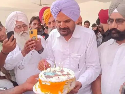 ਮਾਨਸਾ ਵਿੱਚ ਸਿੱਧੂ ਮੂਸੇਵਾਲਾ ਦਾ ਮਨਾਇਆ ਗਿਆ ਜਨਮਦਿਨ, ਹਵੇਲੀ ਸਜਾਈ ਗਈ, ਖੂਨਦਾਨ ਕੈਂਪ ਲਗਾਇਆ ਗਿਆ