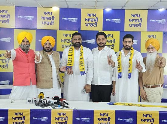 ਅੰਦਰੂਨੀ ਕਲੇਸ਼ ਅਤੇ ਗੁੱਟਬਾਜ਼ੀ ਤੋਂ ਤੰਗ ਆ ਕੇ ਕਾਂਗਰਸ ਛੱਡ ‘ਆਪ’ ’ਚ ਵਾਪਸ ਆਏ ਕੌਂਸਲਰ ਸਨੀ ਮਾਸਟਰ