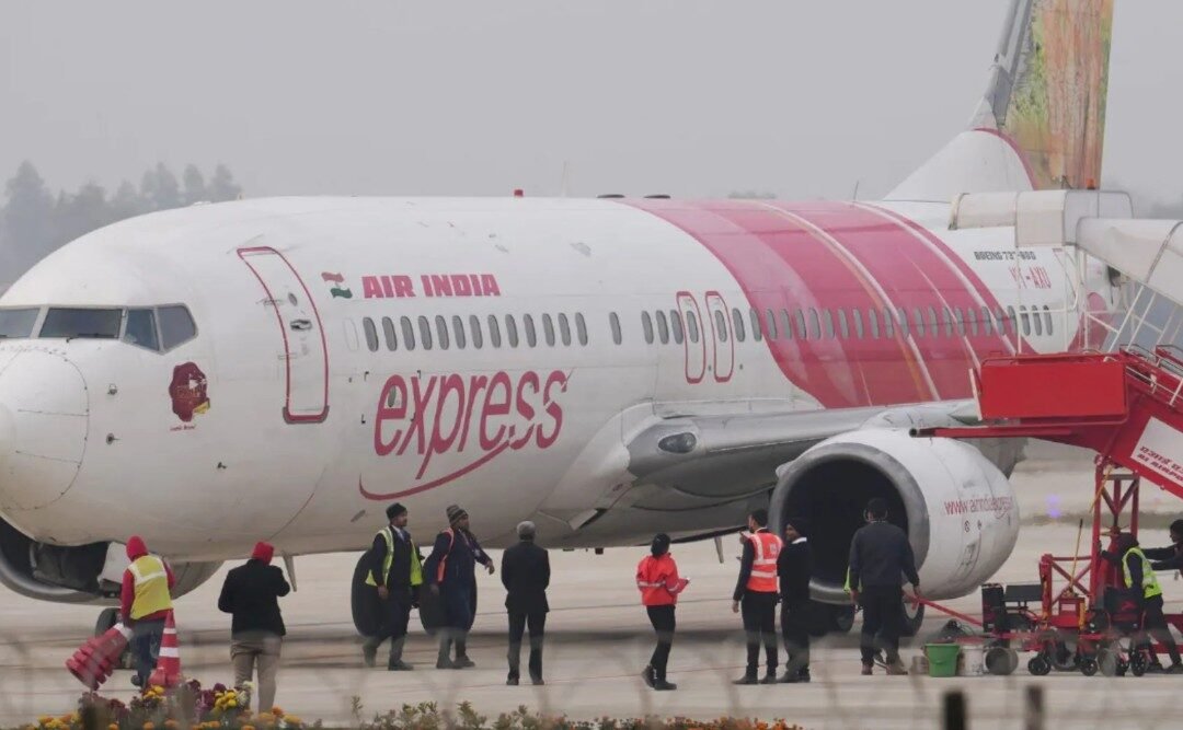 टेकऑफ से ठीक पहले एयर इंडिया एक्सप्रेस के एक और प्लेन में तकनीकी खराबी, हिंडन एयरपोर्ट पर टेकऑफ रोका गया