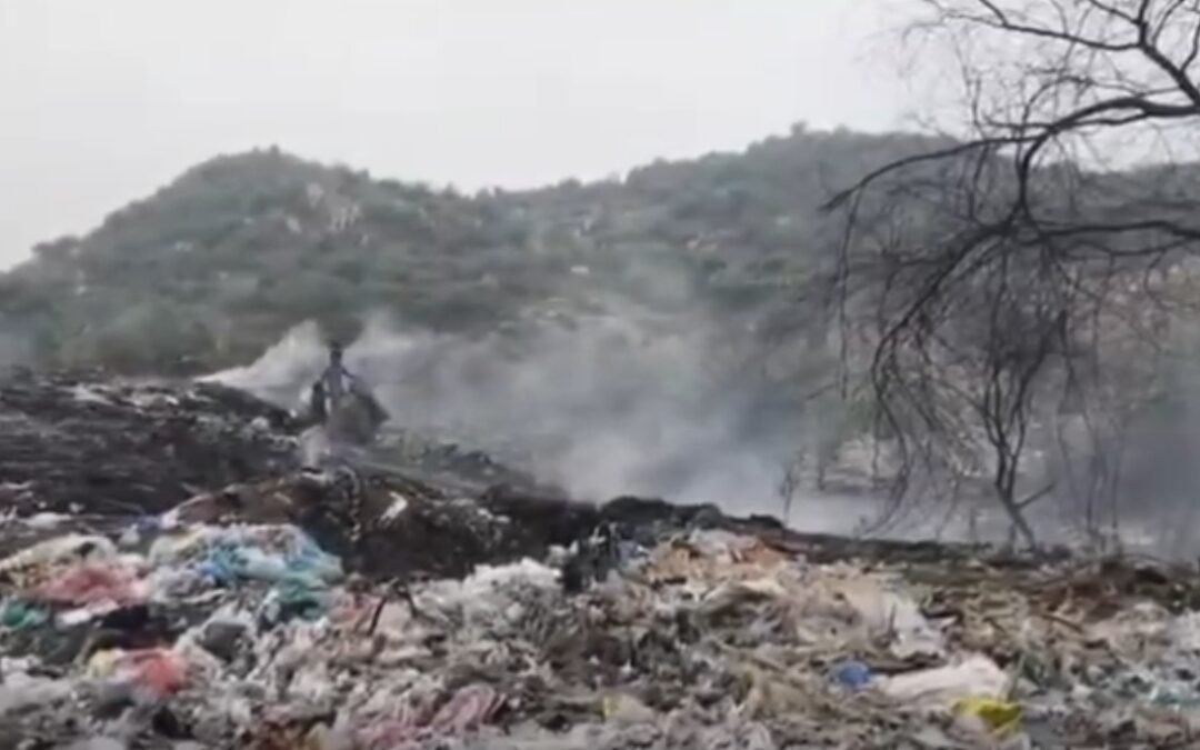 खोरी कला में एक बार लगी भयंकर आग, पंचायत की लापरवाही से अरावली वन को पहुंच रहा नुकसान