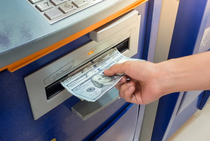ATM Machine: ਕਦੋਂ ਸ਼ੁਰੂ ਹੋਈ ਸੀ ਦੁਨੀਆ ਦੀ ਪਹਿਲੀ ATM ਸੇਵਾ? ਜਾਣੋ ਇਸਦੇ ਪਿੱਛੇ ਦਾ ਦਿਲਚਸਪ ਇਤਿਹਾਸ