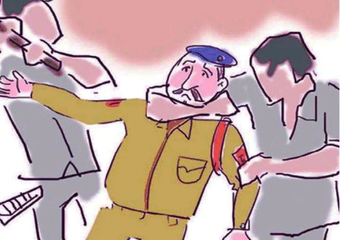 आजमगढ़ में थाना प्रभारी को भीड़ ने लाठी–डंडों से पीटा, दो पक्षों में विवाद सुलझाने पहुंची थी पुलिस