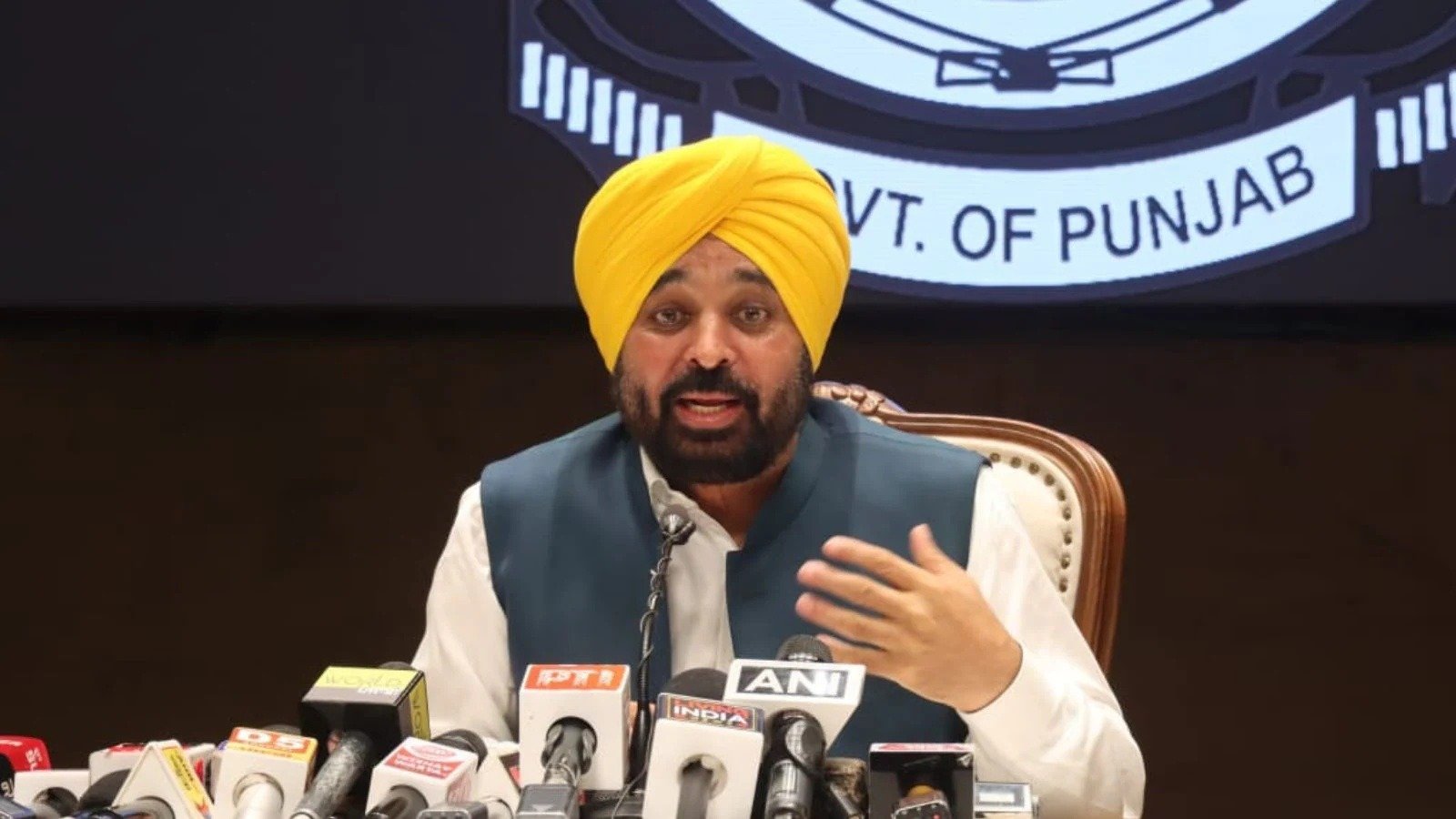 ‘ਯੁੱਧ ਨਸ਼ਿਆਂ ਵਿਰੁੱਧ’ ਦੇ 223ਵੇਂ ਦਿਨ ਪੰਜਾਬ ਪੁਲਿਸ ਨੇ 2.2 ਕਿਲੋ ਹੈਰੋਇਨ ਸਮੇਤ 75 ਨਸ਼ਾ ਤਸਕਰ ਕਾਬੂ