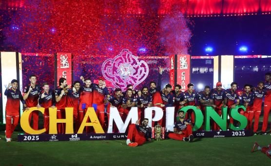 ‘ਮੇਰੇ ਦੋਸਤ, ਤੂੰ ਮੈਨੂੰ 18 ਸਾਲਾਂ ਤੱਕ ਇੰਤਜ਼ਾਰ ਕਰਵਾਇਆ’, IPL ਟਰਾਫੀ ਜਿੱਤਣ ਤੋਂ ਬਾਅਦ ਵਿਰਾਟ ਕੋਹਲੀ ਨੇ ਕਿਸ ਨੂੰ ਕਿਹਾ ਇਹ