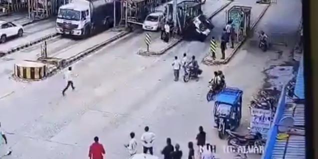 ਟੋਲ ਟੈਕਸ ‘ਤੇ ਗੁੰਡਿਆਂ ਦਾ ਫਿਲਮੀ ਸਟਾਈਲ ਹਮਲਾ, ਥਾਰ ਗੱਡੀ ਪਲਟੀ, ਅਲਵਰ ‘ਚ ਹੋਇਆ ਅਜਿਹਾ ਹੰਗਾਮਾ