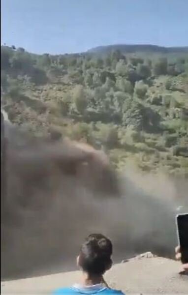 ਹਿਮਾਚਲ ਵਿੱਚ ਡਿੱਗਿਆ ਪਹਾੜ, ਸੜਕ ‘ਤੇ ਫੈਲਿਆ ਮਲਬਾ, ਕੁੰਡੀ-ਸੁਨਾਰਾ ਸੜਕ ‘ਤੇ ਆਵਾਜਾਈ ਹੋਈ ਠੱਪ, ਦੇਖੋ ਵੀਡੀਓ