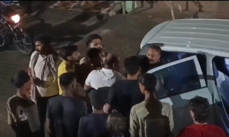 ਨਸ਼ਾ ਤਸਕਰਾਂ ਨੂੰ ਫੜਨ ਗਈ CIA ਟੀਮ ‘ਤੇ ਹਮਲਾ, ਬਚਾਅ ਲਈ ਟੀਮ ਨੇ ਕੀਤੇ ਗਏ ਹਵਾਈ ਫਾਇਰ, ਸਾਹਮਣੇ ਆਈ ਹਮਲੇ ਦੀ ਵੀਡੀਓ