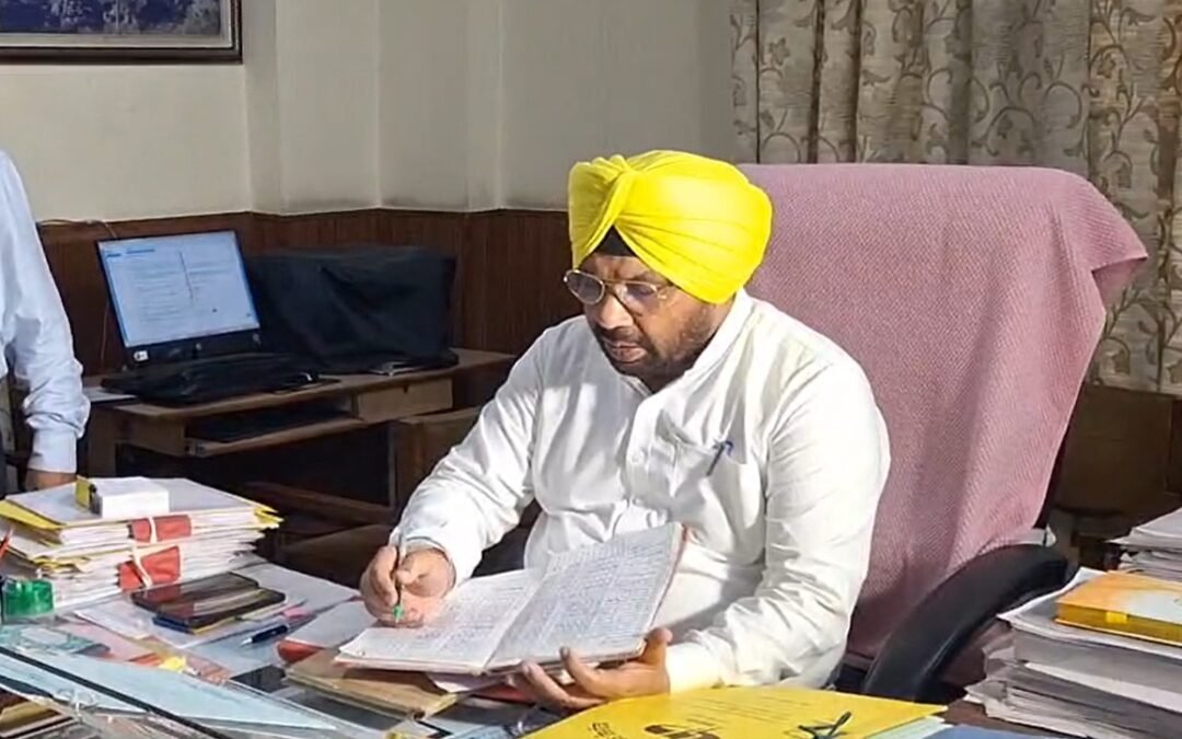ਪਟਿਆਲਾ PSPCL ਦਫ਼ਤਰ ਅਚਨਚੇਤ ਚੈਕਿੰਗ ਲਈ ਪਹੁੰਚੇ ਬਿਜਲੀ ਮੰਤਰੀ, ਮੁਲਾਜ਼ਮਾਂ ਨੂੰ ਦਿੱਤੀਆਂ ਹਦਾਇਤਾਂ