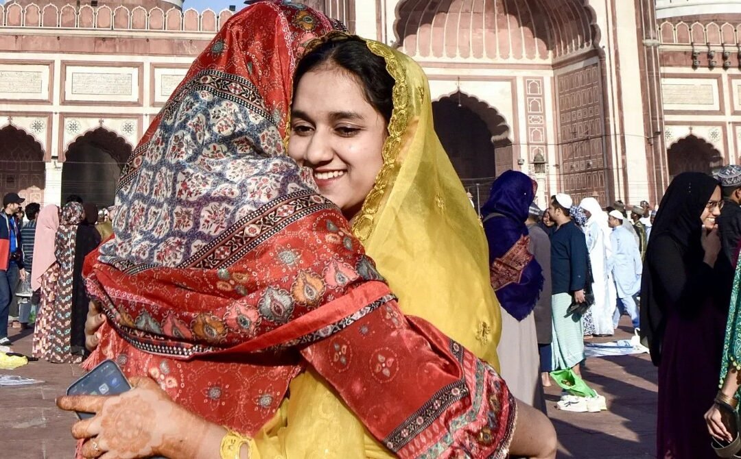 ਦੇਸ਼ ਭਰ ‘ਚ ਮਨਾਈ ਜਾ ਰਹੀ ਈਦ-ਉਲ-ਅਜ਼ਹਾ, ਰਾਸ਼ਟਰਪਤੀ ਮੁਰਮੂ ਤੇ ਪ੍ਰਧਾਨ ਮੰਤਰੀ ਮੋਦੀ ਨੇ ਦੇਸ਼ਵਾਸੀਆਂ ਨੂੰ ਦਿੱਤੀ ਵਧਾਈ