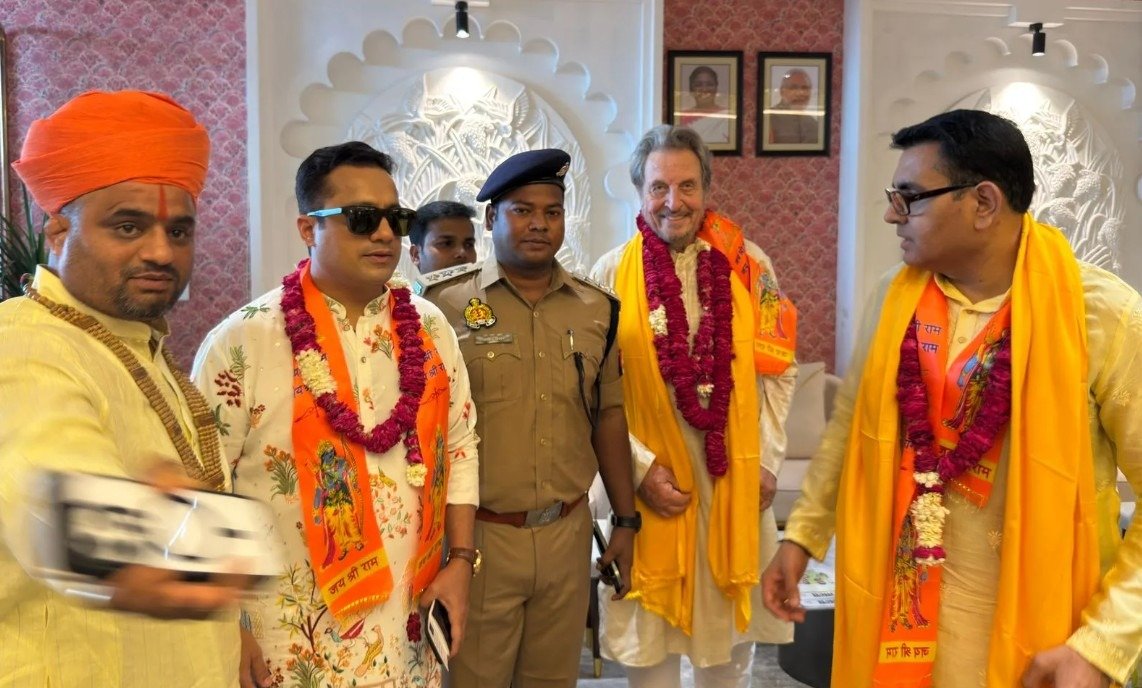 ਕੁੜਤਾ-ਪਜਾਮਾ ਪਾ ਕੇ ਅਯੁੱਧਿਆ ਪਹੁੰਚੇ ਐਲੋਨ ਮਸਕ ਦੇ ਪਿਤਾ ਨੇ ਕੀਤੇ ਰਾਮਲਾਲਾ-ਹਨੂਮਾਨਗੜ੍ਹੀ ਦੇ ਦਰਸ਼ਨ, ਦੇਖੋ ਵੀਡੀਓ