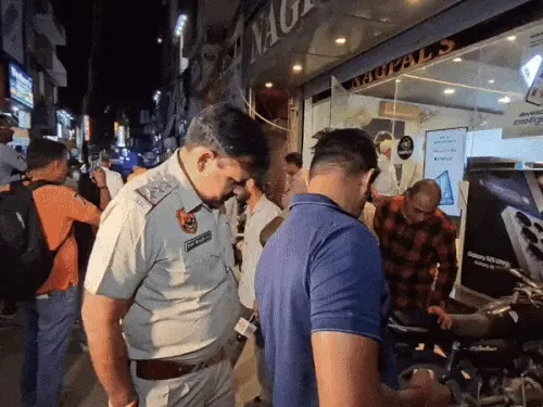 ਕਰਨਾਲ ‘ਚ ਦੋ ਨਕਾਬਪੋਸ਼ ਬਦਮਾਸ਼ਾਂ ਨੇ ਮੋਬਾਈਲ ਦੀ ਦੁਕਾਨ ‘ਤੇ ਕੀਤੀ ਤਾਬੜਤੋੜ ਫਾਇਰਿੰਗ