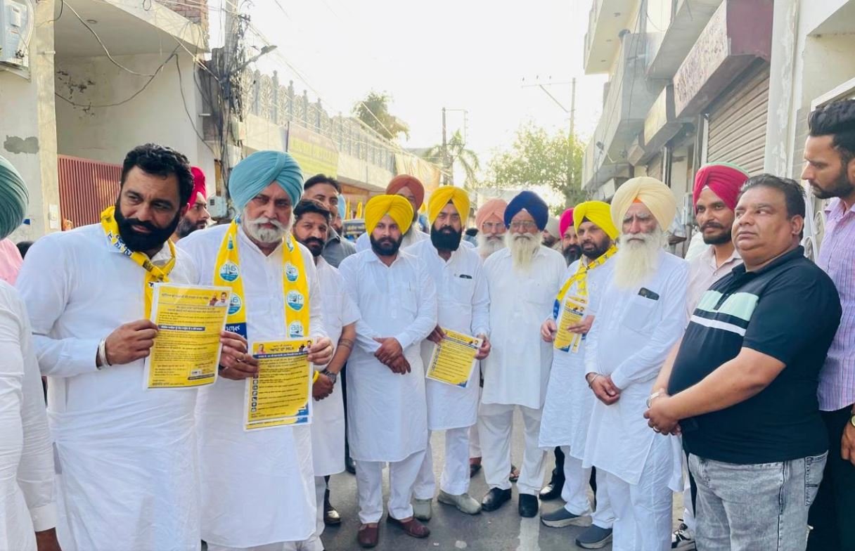 ਲੁਧਿਆਣਾ ਪੱਛਮੀ ਜ਼ਿਮਨੀ ਚੋਣਾਂ ਸਰਗਰਮ, ਰਵਾਇਤੀ ਪਾਰਟੀਆਂ ਨਾਲ ਜੁੜੇ 100 ਤੋਂ ਵੱਧ ਲੋਕ AAP ‘ਚ ਸ਼ਾਮਲ