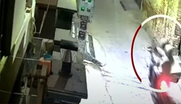 ਜਲੰਧਰ ‘ਚ ਇੱਕ ਘਰ ‘ਤੇ ਬਦਮਾਸ਼ਾਂ ਨੇ ਕੀਤੀ ਫਾਇਰਿੰਗ, ਹਮਲੇ ਦੀ ਵੀਡੀਓ ਪਾਕਿਸਤਾਨੀ ਡਾਨ ਨੇ ਕੀਤੀ ਸ਼ੇਅਰ