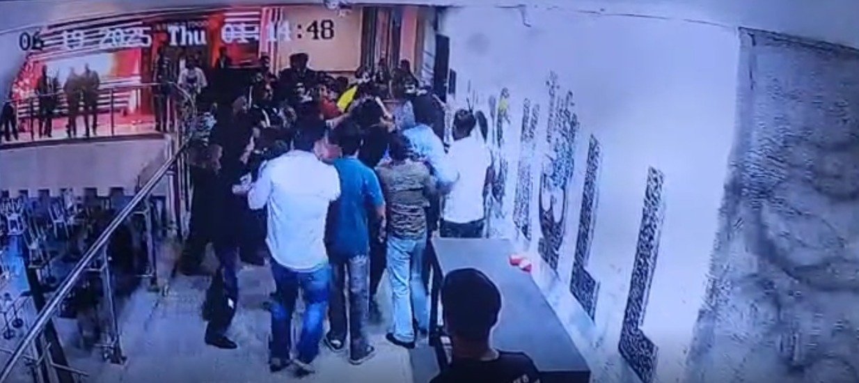 ਮੋਹਾਲੀ ਦੇ ਬੈਸਟੈੱਕ ਮਾਲ ‘ਚ ਹੋਈ ਫਾਇਰਿੰਗ ਦੀ ਸੀਸੀਟੀਵੀ ਆਈ ਸਾਹਮਣੇ, ਇੱਕ ਦੀ ਹੋਈ ਗ੍ਰਿਫ਼ਤਾਰੀ