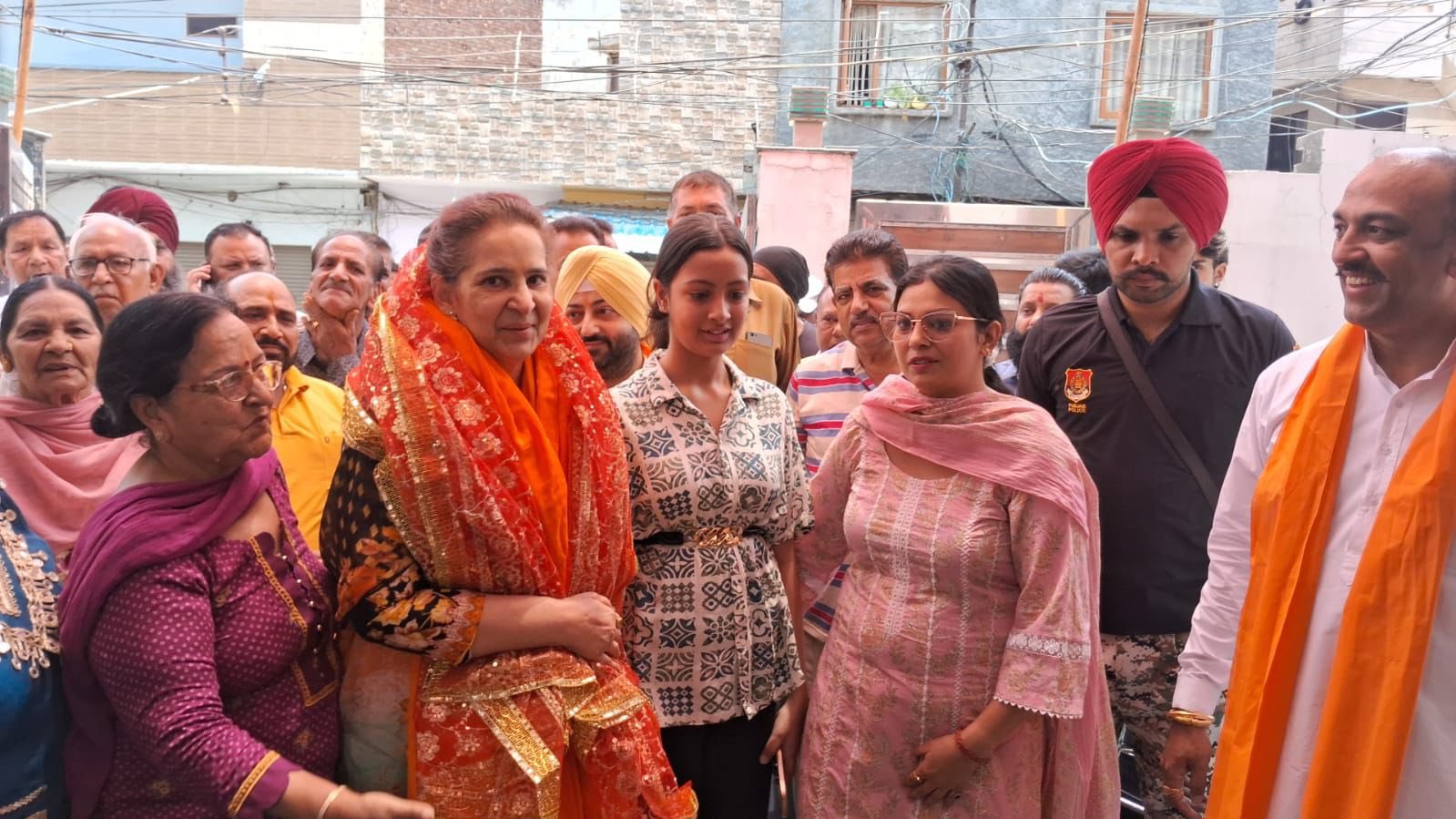 ਸਿੱਧੂ ਪਰਿਵਾਰ ਮੁੜ ਐਕਟਿਵ, ਕੀ ਨਵਜੋਤ ਕੌਰ ਉਤਰ ਸਕਦੀ ਚੋਣ ਮੈਦਾਨ ‘ਚ, ਚੋਣ ਪ੍ਰਚਾਰਕਾਂ ਦੀ ਲਿਸਟ ‘ਚ ਸਿੱਧੂ ਦਾ ਨਾਂਅ ਨਾ ਹੋਣ ‘ਤੇ ਦਿੱਤਾ ਜਵਾਬ