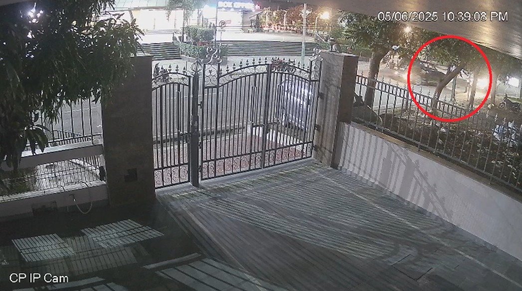 ਪੰਚਕੂਲਾ ‘ਚ ਮਾਲ ਦੇ ਬਾਹਰ ਫਾਇਰਿੰਗ ਕਰਨ ਵਾਲਿਆਂ ਦੀ CCTV ਆਈ ਸਾਹਮਣੇ, ਦੇਖੋ ਕਿਵੇਂ ਵਾਰਦਾਤ ਨੂੰ ਅੰਜਾਮ ਦੇ ਹੋਏ ਫ਼ਰਾਰ