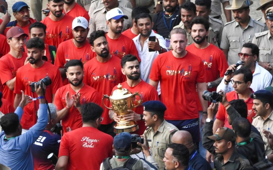 ਬੈਂਗਲੁਰੂ ਭਗਦੜ ਮਾਮਲੇ ‘ਚ RCB ਖਿਲਾਫ਼ ਐਫਆਈਆਰ ਦਰਜ, ਵੱਡਾ ਖੁਲਾਸਾ – ਬਿਨਾਂ ਇਜਾਜ਼ਤ ਕੱਢੀ ਗਈ ਪਰੇਡ
