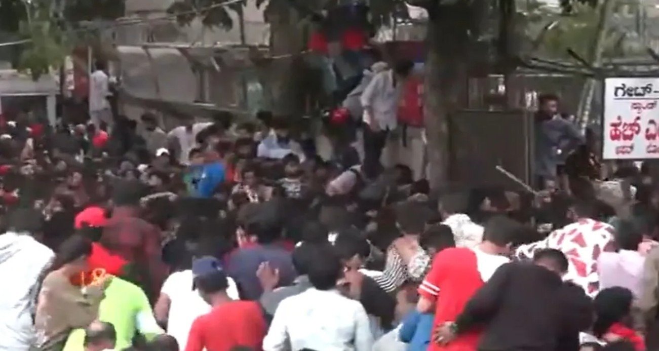 RCB ਦੀ ਜਿੱਤ ਦਾ ਜਸ਼ਨ ਮਾਤਮ ‘ਚ ਬਦਲਿਆ, ਚਿੰਨਾਸਵਾਮੀ ਸਟੇਡੀਅਮ ‘ਚ ਭਗਦੜ, ਹੁਣ ਤੱਕ 11 ਦੀ ਮੌਤ
