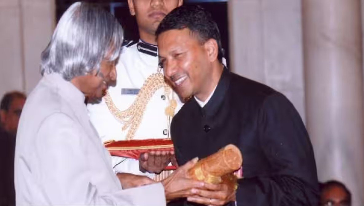 ਲੁਧਿਆਣਾ ਦੇ ਸਭ ਤੋਂ ਅਮੀਰ ਆਦਮੀ ਦੀ ਕਹਾਣੀ,14 ਸਾਲ ਦੀ ਉਮਰ ‘ਚ ਛੱਡੀ ਪੜ੍ਹਾਈ, 30 ਰੁਪਏ ਪ੍ਰਤੀ ਦਿਨ ਦੀ ਕਮਾਈ, ਇੰਝ ਬਣੇ ਕਰੋੜਪਤੀ