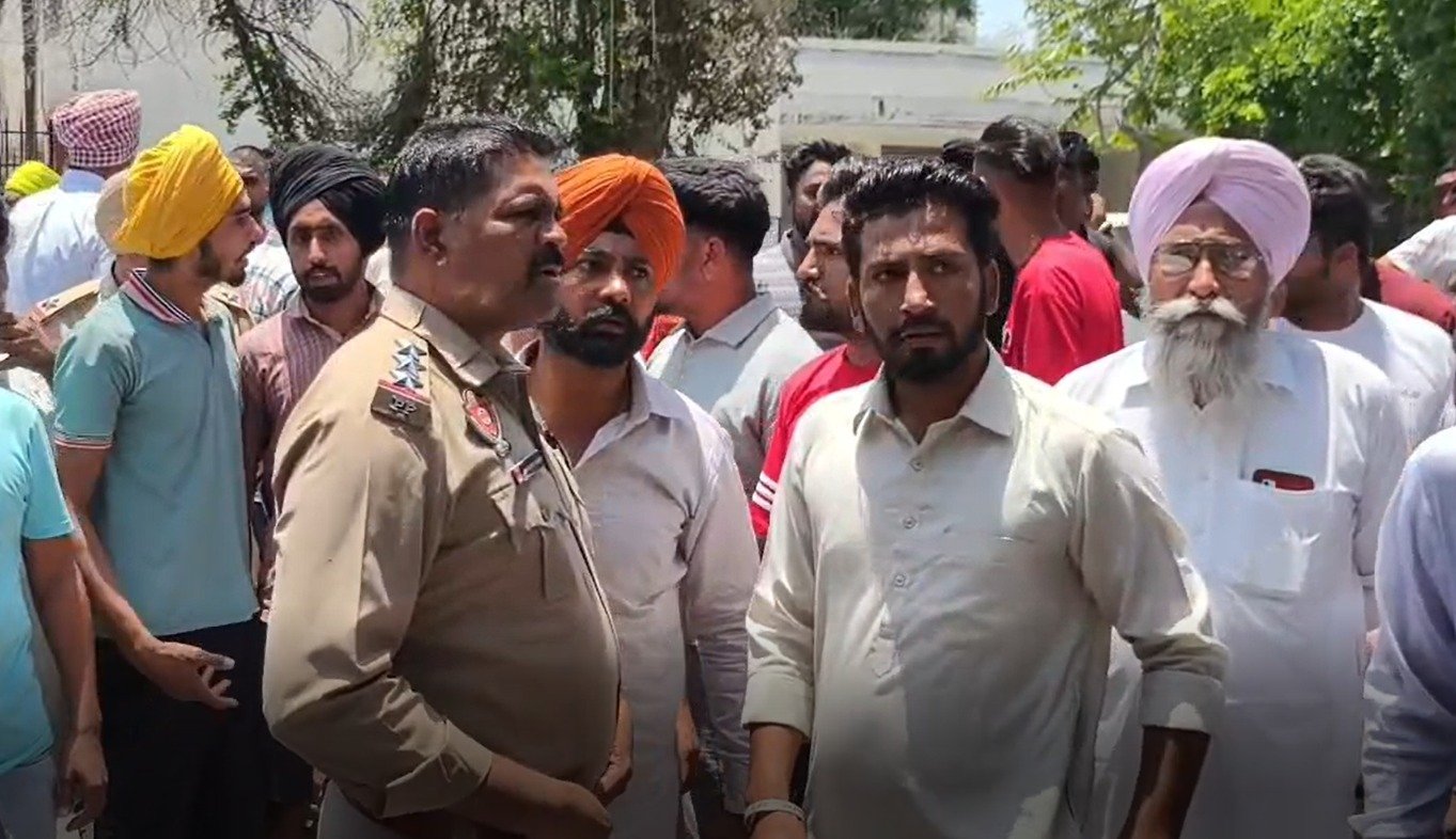 ਸੰਗਰੂਰ ਦੇ ਸਰਕਾਰੀ ਹਸਪਤਾਲ ‘ਚ ਪਾਰਕਿੰਗ ਦੀ ਪਰਚੀ ਨੂੰ ਲੈ ਕੇ ਹੋਇਆ ਹੰਗਾਮਾ, ਲੋਹੇ ਦੀ ਰਾਡ ਨਾਲ ਹਮਲਾ, ਦੋ ਜ਼ਖ਼ਮੀ