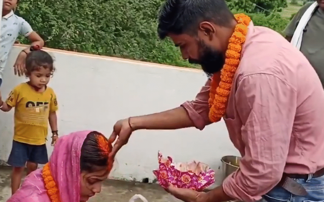 Trending News: ਚਾਚੀ ਨੇ ਭਤੀਜੇ ਨਾਲ ਕਰਵਾਇਆ ਪ੍ਰੇਮ ਵਿਆਹ , ਪਤੀ ਚੁੱਪ-ਚਾਪ ਸਾਹਮਣੇ ਖੜ੍ਹਾ ਰਿਹਾ